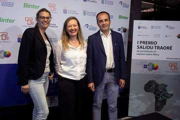  Las crónicas cotidianas de José Naranjo ganan el I Premio Saliou Traoré (Foto TA y EFE)