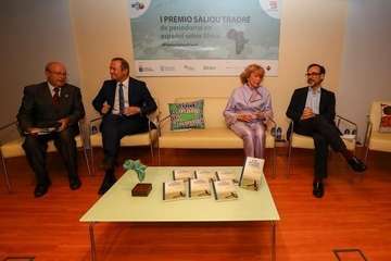  Las crónicas cotidianas de José Naranjo ganan el I Premio Saliou Traoré (Foto TA y EFE)