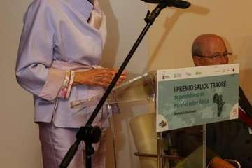  Las crónicas cotidianas de José Naranjo ganan el I Premio Saliou Traoré (Foto TA y EFE)