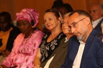  Las crónicas cotidianas de José Naranjo ganan el I Premio Saliou Traoré (Foto TA y EFE)