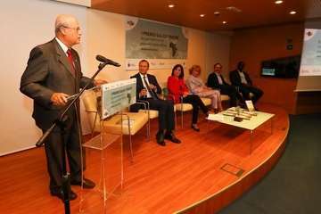  Las crónicas cotidianas de José Naranjo ganan el I Premio Saliou Traoré (Foto TA y EFE)