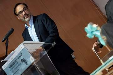  Las crónicas cotidianas de José Naranjo ganan el I Premio Saliou Traoré (Foto TA y EFE)
