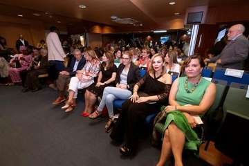  Las crónicas cotidianas de José Naranjo ganan el I Premio Saliou Traoré (Foto TA y EFE)