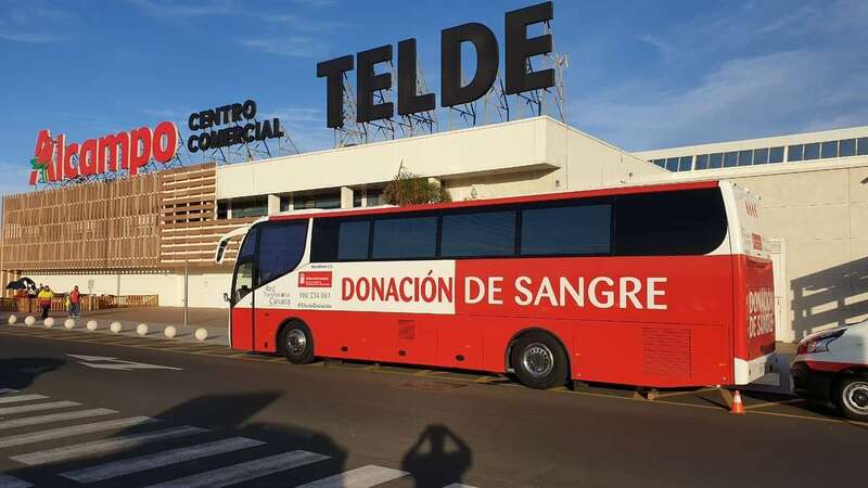 Vehículo del ICHH en el Parque Comercial La Mareta (Foto TA)