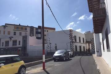 Endesa sustituye el peligroso poste de madera de la línea eléctrica de la calle de Doramas (Foto TA)