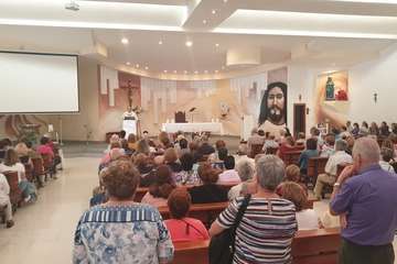  Telde cumple con la tradición de llevar flores a sus difuntos (Foto TA)