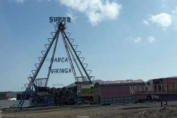 Atracciones instaladas en el sector Picachos de Los Llanos (Foto Jesús Ruiz Mesa)