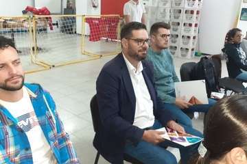 Taller sobre la igualdad en el deporte en la sede de la UD Telde (Foto TA)