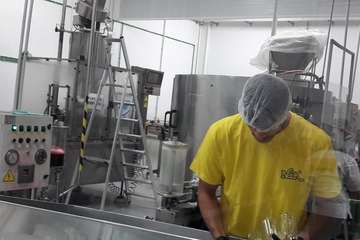 Visita a la fábrica de refrescos Nik y al museo etnográfico de Antonio El virula (Foto TA)