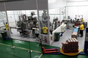 Visita a la fábrica de refrescos Nik y al museo etnográfico de Antonio El virula (Foto TA)