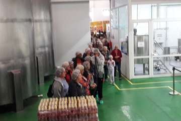 Visita a la fábrica de refrescos Nik y al museo etnográfico de Antonio El virula (Foto TA)