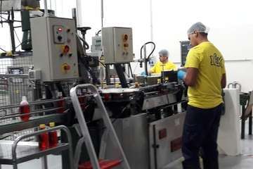 Visita a la fábrica de refrescos Nik y al museo etnográfico de Antonio El virula (Foto TA)