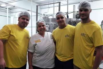 Visita a la fábrica de refrescos Nik y al museo etnográfico de Antonio El virula (Foto TA)