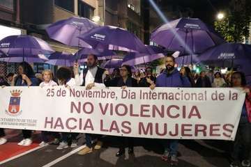Protesta en la capital contra la violencia machista con presencias de muchos teldenses  (Foto Antonio Alí y TA)