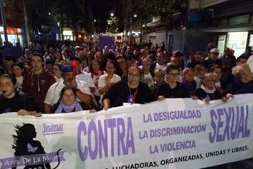 Protesta en la capital contra la violencia machista con presencias de muchos teldenses  (Foto Antonio Alí y TA)