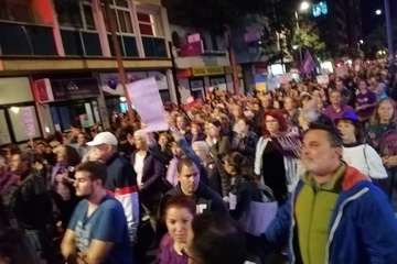 Protesta en la capital contra la violencia machista con presencias de muchos teldenses  (Foto Antonio Alí y TA)