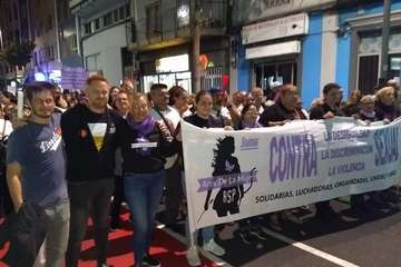 Protesta en la capital contra la violencia machista con presencias de muchos teldenses  (Foto Antonio Alí y TA)