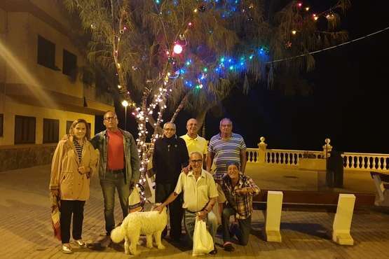 La Plaza de los Pinos se apunta a la Navidad (Foto TA)