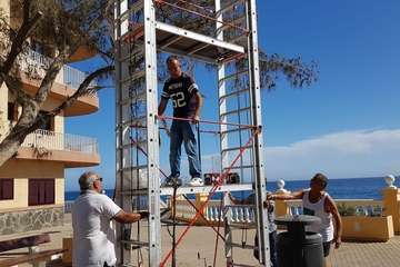 La Plaza de los Pinos se apunta a la Navidad (Foto TA)