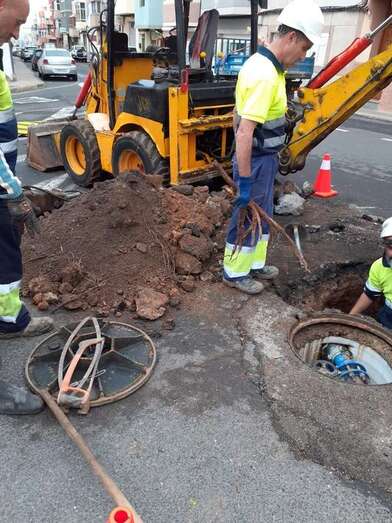 Trabajos de reparación de la avería (Foto TA)