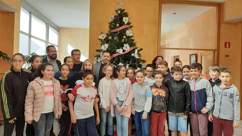 Los escolares de 6Âº de Primaria del colegio San Juan, protagonistas del día en el Ayuntamiento de Telde (Foto TA)