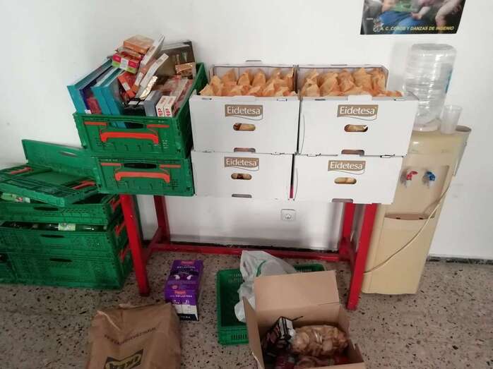 Imagen de las cajas de productos recolectados en el evento solidario de este viernes (Foto TA)