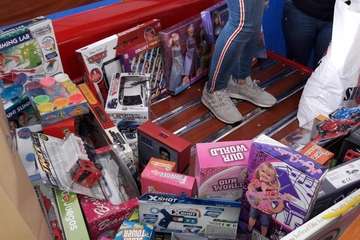 Iniciativa solidaria de recogida de juguetes nuevos de Car Home Services (Foto TA)