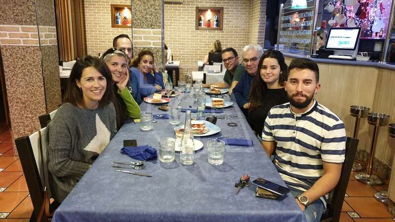 La cita tuvo lugar en el conocido restaurante Buona Pizza de Los Llanos de Telde (Foto TA)