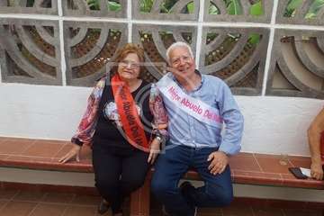 La plantilla de La Estación Cepsa San Juan fraterniza por Navidad (Foto TA)