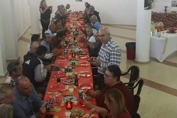 Aguas de Guayadeque se moja con la campaña de recogida de juguetes en El Calero (Foto TA)