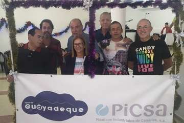 Aguas de Guayadeque se moja con la campaña de recogida de juguetes en El Calero (Foto TA)