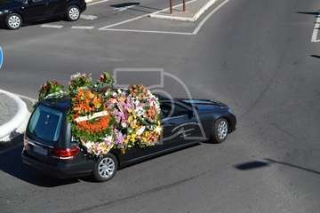 Último adiós a un vecino de Telde a lomo de caballo (Foto TA)