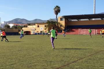 La Liga de Veteranos se vuelca con la campaña 'Ningún niño sin juguete' (Foto TA)