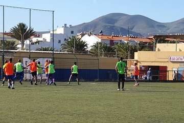 La Liga de Veteranos se vuelca con la campaña 'Ningún niño sin juguete' (Foto TA)