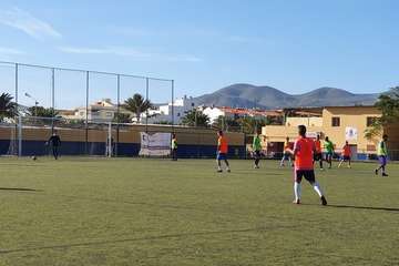 La Liga de Veteranos se vuelca con la campaña 'Ningún niño sin juguete' (Foto TA)