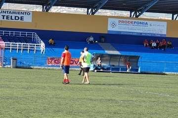La Liga de Veteranos se vuelca con la campaña 'Ningún niño sin juguete' (Foto TA)