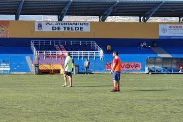La Liga de Veteranos se vuelca con la campaña 'Ningún niño sin juguete' (Foto TA)