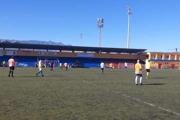 La Liga de Veteranos se vuelca con la campaña 'Ningún niño sin juguete' (Foto TA)