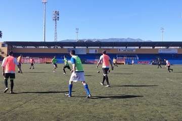 La Liga de Veteranos se vuelca con la campaña 'Ningún niño sin juguete' (Foto TA)