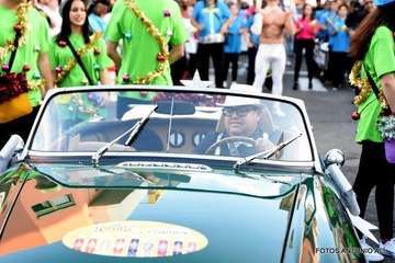 Los bailes acrobáticos de Lei y Estrella, atractivo de la Cabalgata Real en Telde (Foto Antonio Alí)
