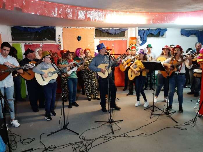 La sede del Patronato La Sal acogió la primera cita del Carnaval de Barrios (Foto TA)