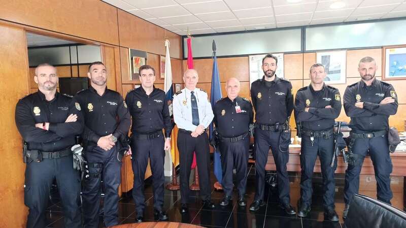 La recepción a los cuatro agentes tuvo lugar este miércoles en la Jefatura Superior de Policía de Canarias (Foto TA)