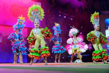 Momento de la actuación de la comparsa infantil Los Diamantes (Foto TA)