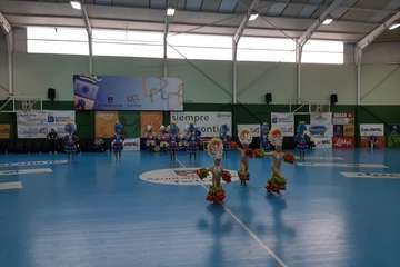 La comparsa Los Diamantes arropa al Rocasa (Foto TA)