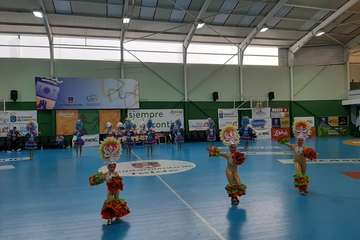 La comparsa Los Diamantes arropa al Rocasa (Foto TA)