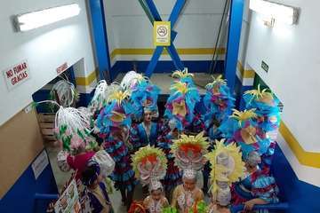 La comparsa Los Diamantes arropa al Rocasa (Foto TA)