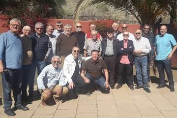 Victoriano Falcón palpa el cariño de sus amigos (Foto TA)