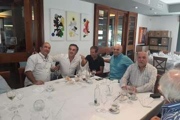 Victoriano Falcón palpa el cariño de sus amigos (Foto TA)