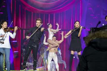 La coreografía acrobática de Levi y Estrella reina en el Carnaval del Cuento (Foto TA)