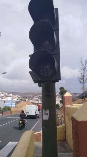 Semáforo estropeado (Foto TA)